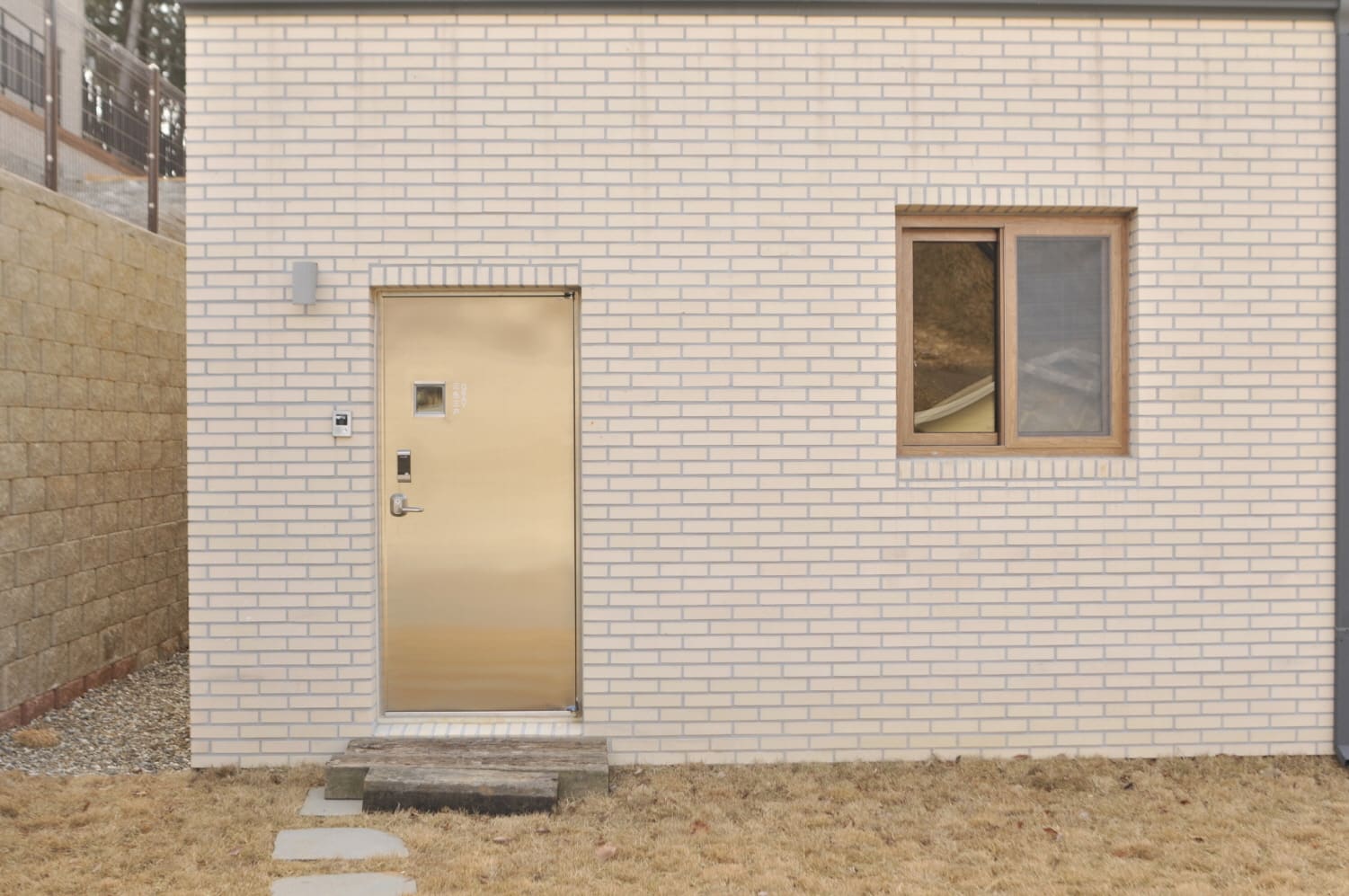 三色三户 <Three Colored Houses>